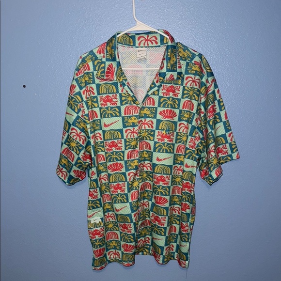 Nike Green and Red Mesh Camp Resort Shirt Vibrant Design - XL - B6 - Picture 6 of 8